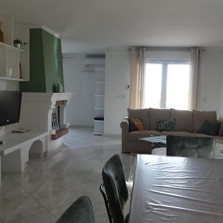 Appartement T4 Tres Bien Situe Et Climatise LʼÎle-Rousse Exteriör bild